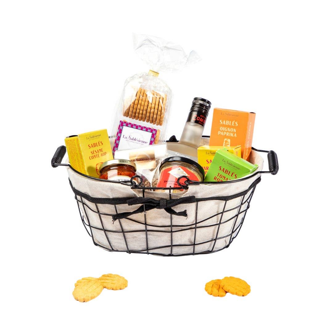 Parmesan and Black Pepper Shortbread Crisps Box