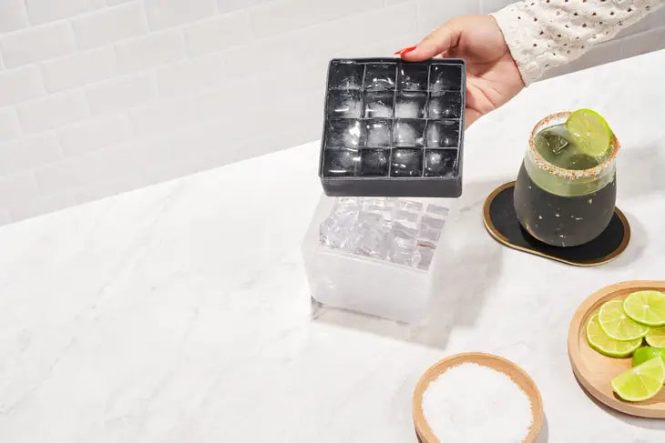Peak Ice Tray Bucket